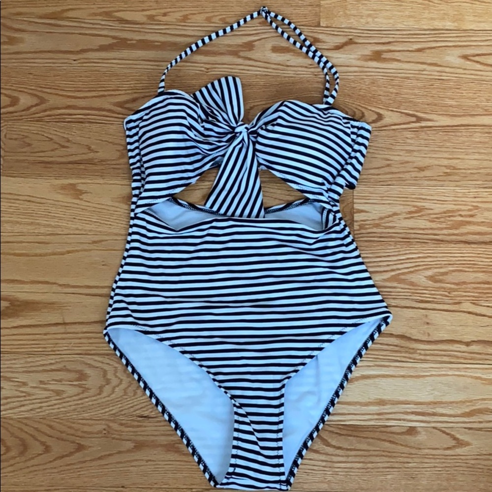 Bathing suit